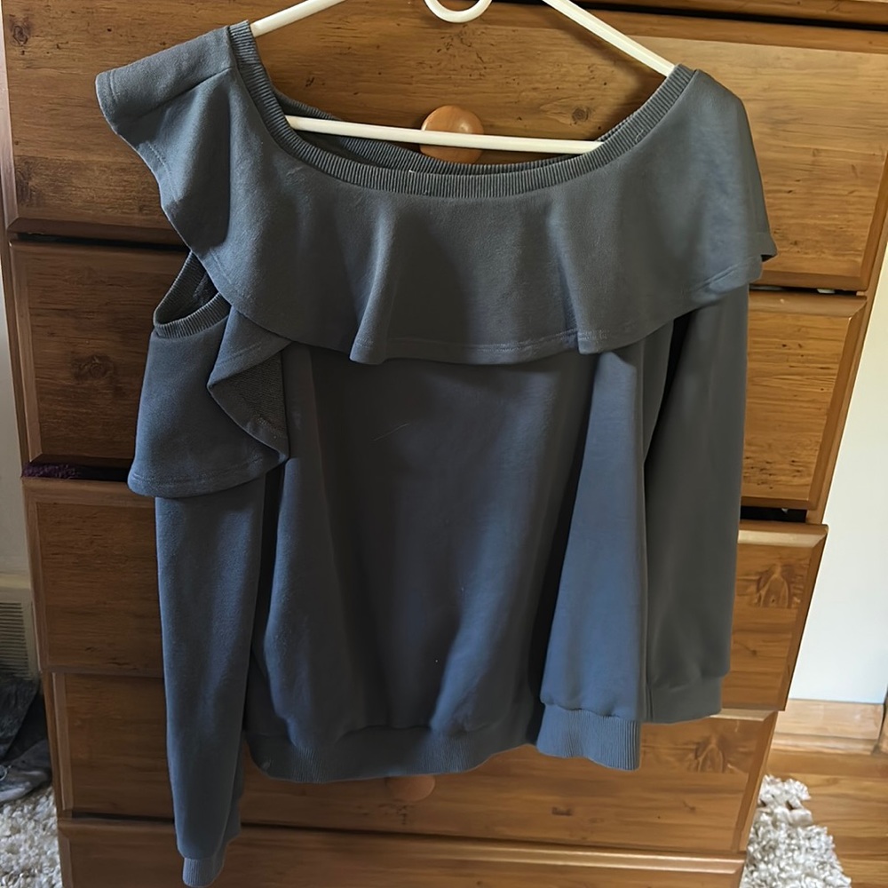 Ruffle Sweatshirt Top in Slate Gray